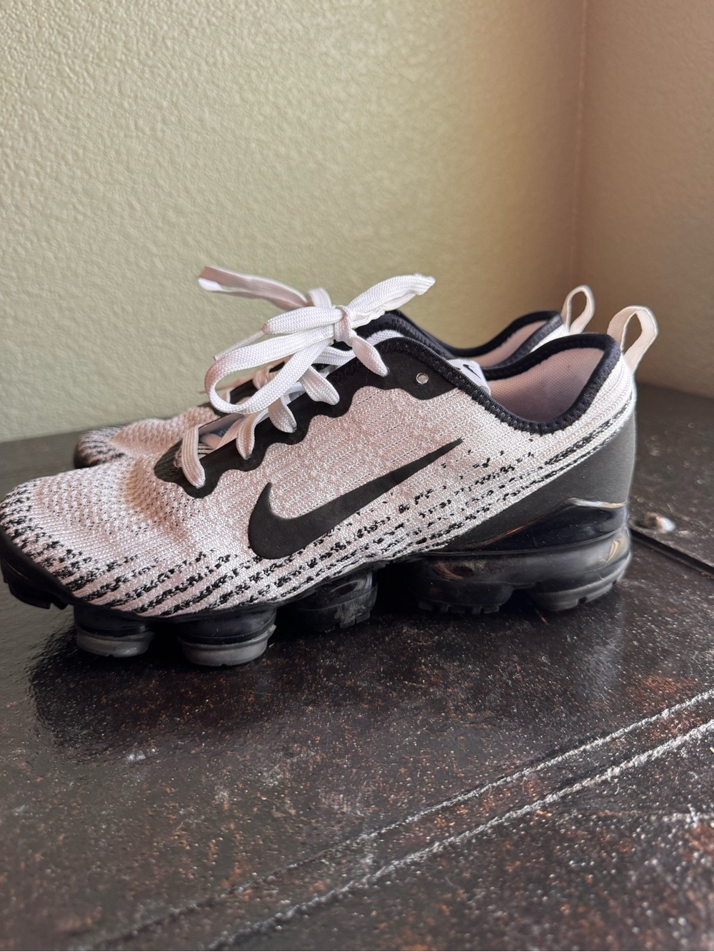 Nike White and Black Knit Lace-Up Sneakers